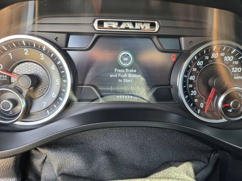 Used 2019 RAM 1500 Laramie AWD/4WD image 11