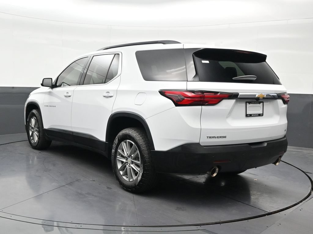 Used 2023 Chevrolet Traverse LT FWD image 3
