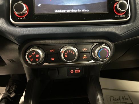 Used 2025 Nissan Versa SV image 17