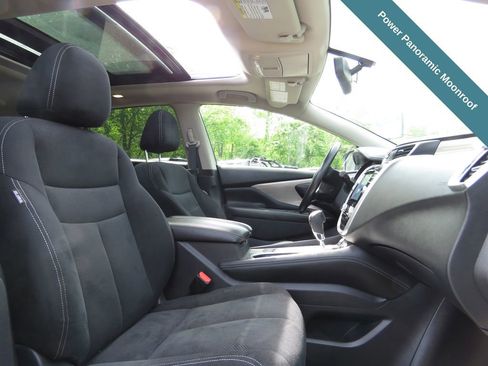 Used 2018 Nissan Murano SV w/ Premium Package AWD/4WD image 13