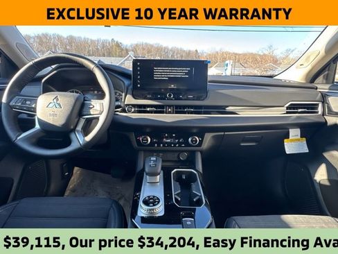 New 2026 Mitsubishi Outlander SE image 17