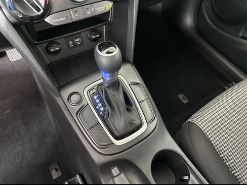 Used 2018 Hyundai Kona SE image 35