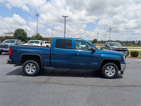 Used 2018 GMC Sierra 1500 SLE image 2