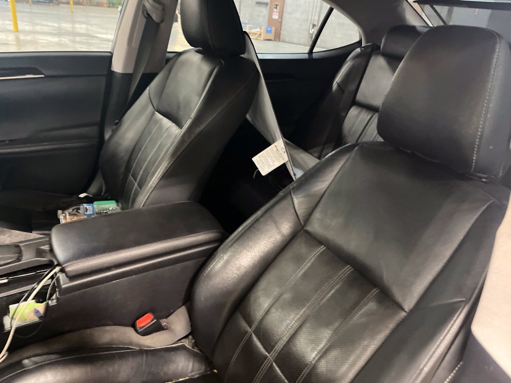 Used 2016 Lexus ES 300h w/ Luxury Package w/Wood Trim FWD image 13