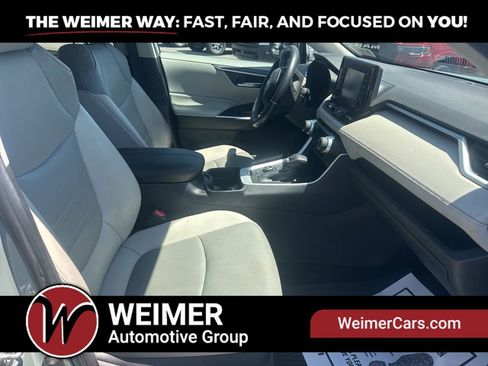 Used 2021 Toyota RAV4 XLE Premium AWD/4WD image 21