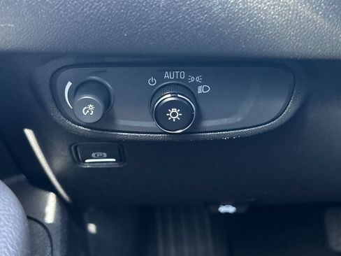 Used 2022 GMC Terrain SLE FWD image 18