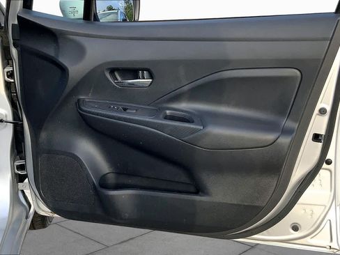 Used 2025 Nissan Versa SV FWD image 21