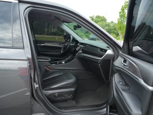 Used 2022 Jeep Grand Cherokee Limited AWD/4WD image 21