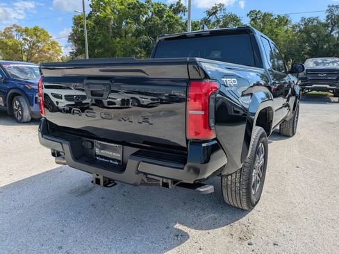 Used 2025 Toyota Tacoma TRD Sport image 3