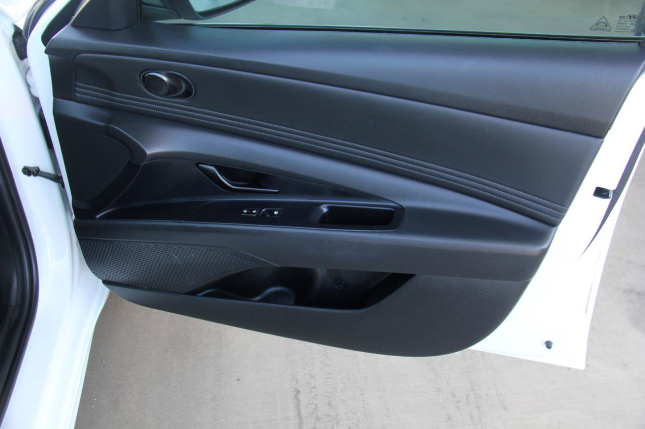 Used 2025 Hyundai Elantra Sport FWD image 25