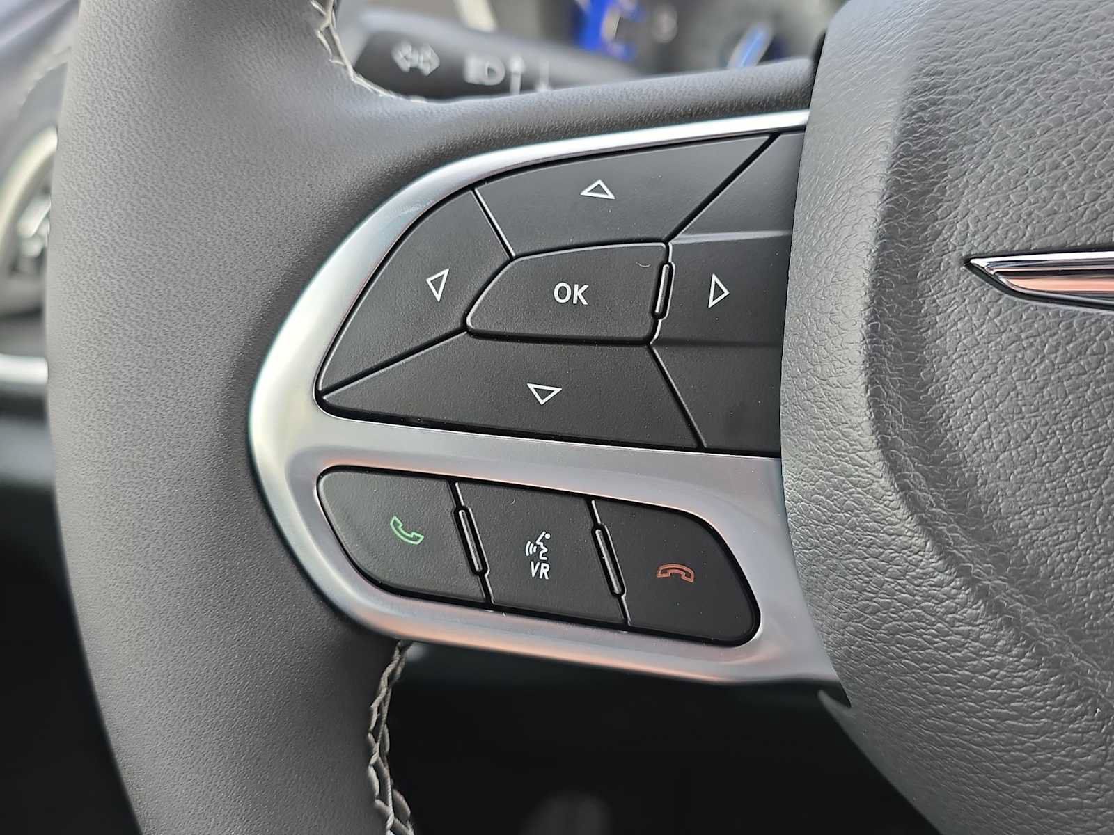 Used 2026 Chrysler Pacifica Select FWD image 27