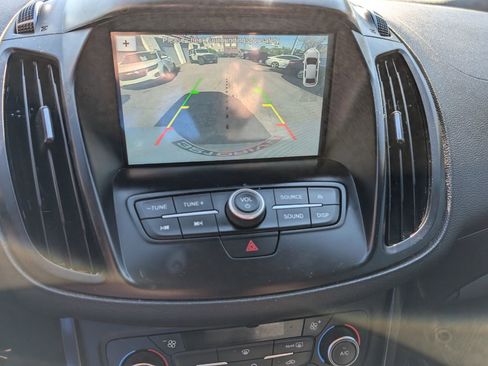 Used 2017 Ford Escape SE w/ Equipment Group 201A image 22