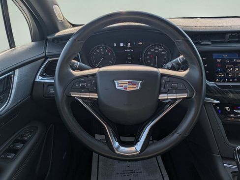 Used 2024 Cadillac XT6 Premium Luxury w/ Technology Package AWD/4WD image 11