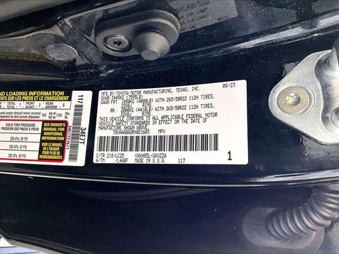 Used 2024 Toyota Sequoia Capstone AWD/4WD image 37