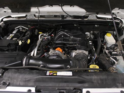 Used 2012 Jeep Wrangler Rubicon w/ PWR Convenience Group image 34