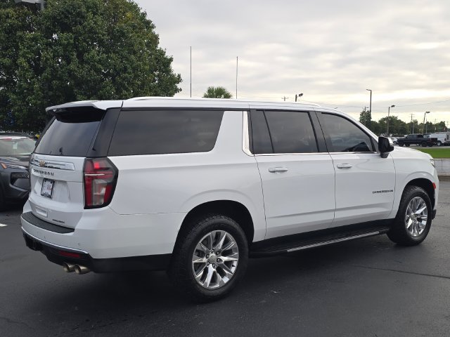Used 2023 Chevrolet Suburban Premier RWD image 3