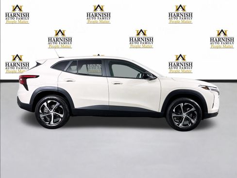 New 2026 Chevrolet Trax RS w/ Driver Confidence Package FWD image 10