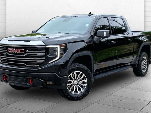 Used 2023 GMC Sierra 1500 AT4 w/ AT4 Premium Package AWD/4WD image 13