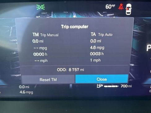 Certified 2025 Volvo XC60 B5 Plus image 21