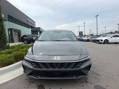 Certified 2026 Hyundai Elantra SEL Sport Premium FWD image 2