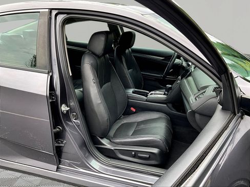 Used 2016 Honda Civic Touring image 29