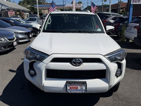 Used 2018 Toyota 4Runner SR5 Premium AWD/4WD image 3