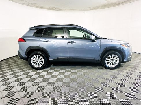 Used 2022 Toyota Corolla Cross LE FWD image 2
