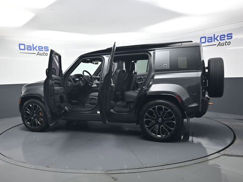 Used 2025 Land Rover Defender 110 AWD/4WD image 56