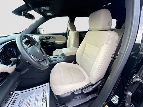 Used 2023 Chevrolet Traverse LS image 21