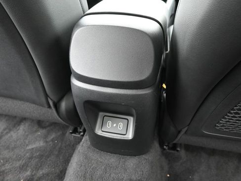 Certified 2024 Hyundai Elantra Limited FWD image 15