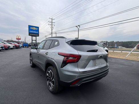 New 2026 Chevrolet Trax RS image 3