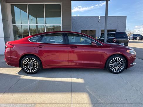 Certified 2018 Ford Fusion SE w/ Fusion SE Technology Package image 9