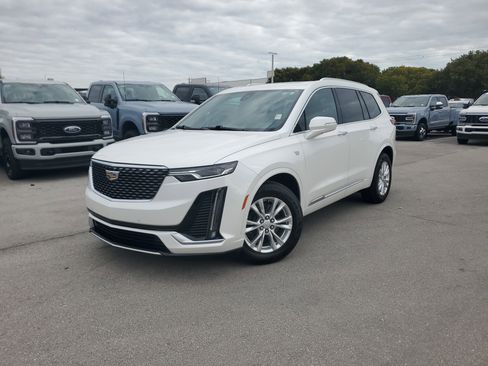 Used 2021 Cadillac XT6 Luxury image 1