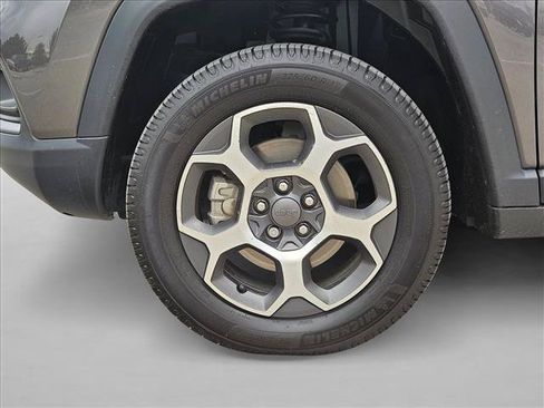Used 2022 Jeep Compass Trailhawk AWD/4WD image 23