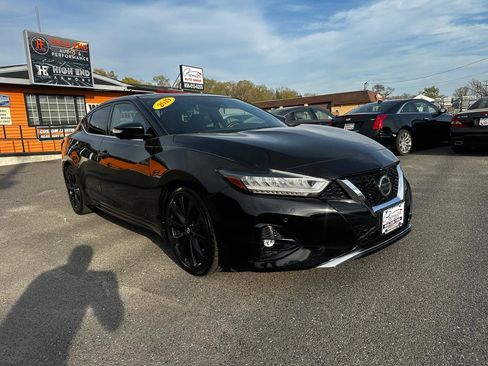 Used 2019 Nissan Maxima SR w/ Premium Package image 3