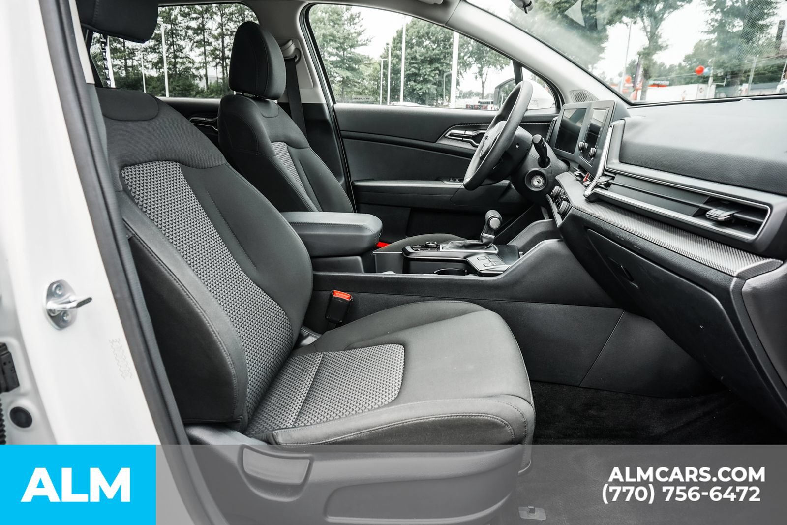 Used 2025 Kia Sportage LX FWD image 22