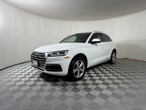 Used 2020 Audi Q5 Premium Plus w/ Premium Plus Package AWD/4WD image 3