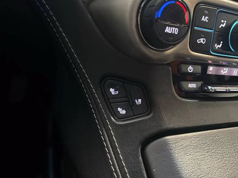 Used 2018 GMC Yukon Denali w/ Open Road Package AWD/4WD image 31