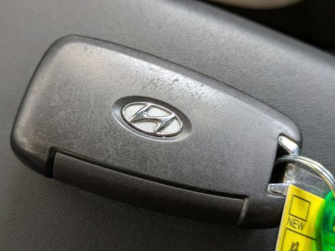 Used 2023 Hyundai Venue SEL w/ Cargo Package image 23