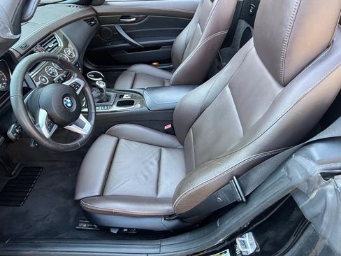 Used 2014 BMW Z4 sDrive28i RWD image 23