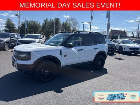 Used 2025 Ford Bronco Sport Badlands AWD/4WD image 3