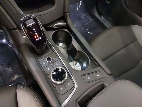 Used 2025 Cadillac XT5 Sportv w/ Technology Package image 24