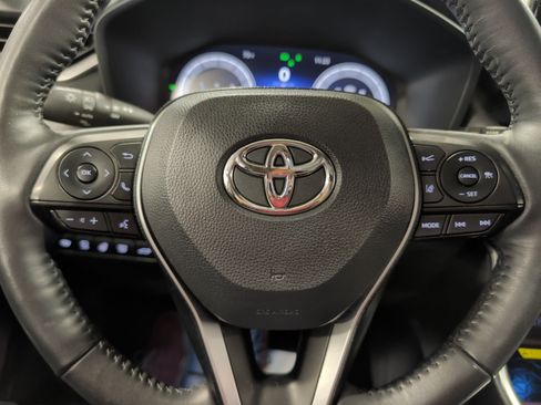 Used 2023 Toyota RAV4 Limited AWD/4WD image 9