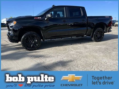 Used 2025 Chevrolet Silverado 1500 LT Trail Boss w/ LT Trail Boss Premium Package AWD/4WD image 1