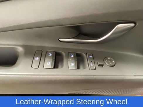 Used 2023 Hyundai Elantra SEL w/ Convenience Package image 14