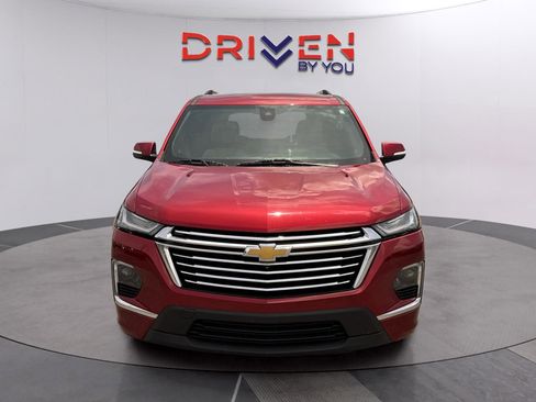 Used 2023 Chevrolet Traverse Premier FWD image 9