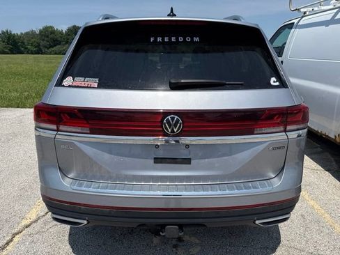 Used 2024 Volkswagen Atlas SEL AWD/4WD image 5