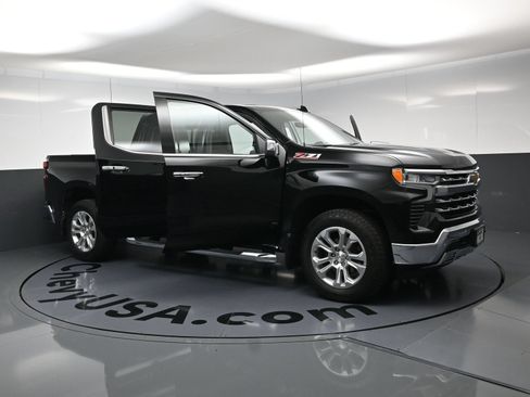 Used 2025 Chevrolet Silverado 1500 LTZ w/ LTZ Premium Package AWD/4WD image 25