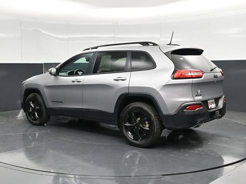 Used 2017 Jeep Cherokee High Altitude AWD/4WD image 8