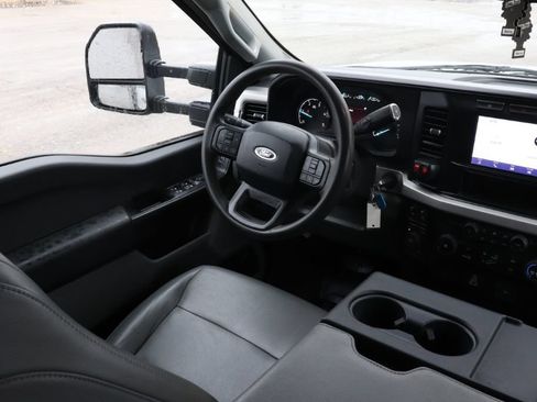 Used 2024 Ford F550 4x4 Crew Cab Super Duty image 15